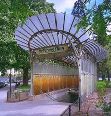 Entr�e M�tro Porte Dauphine